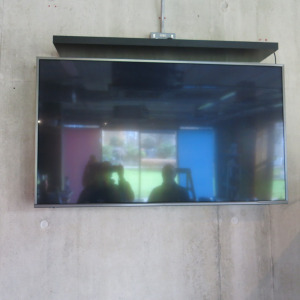 Hisense 60" Led Backlight TV, Model H60NEC5600UK. Comes with Remote & Wall Bracket.