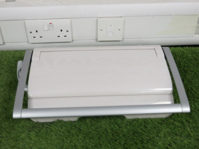 Fellowes Star 150 Manual Plastic Comb Binding Machine.