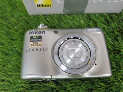 Nikon Coolpix L29 Digital Camera. Appears New.
