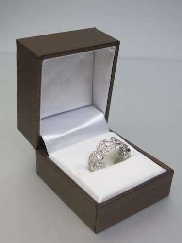 18ct White Gold, Diamond Flower Band (0.32ct G VS) in Box. Ring Size N. RRP &pound;2660.