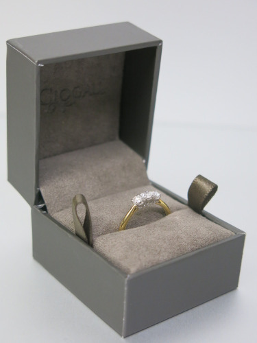 18ct Gold, 3 Stone Round Diamond Ring with White Gold Claw. Size L-M. RRP &pound;1325