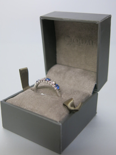 18ct White Gold Ring with 3 Sapphires & 2 Diamonds. Size O. RRP &pound;1695.