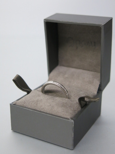 18ct White Gold (0.41ct) Full Row of Diamonds, Size L. RRP &pound;1800.