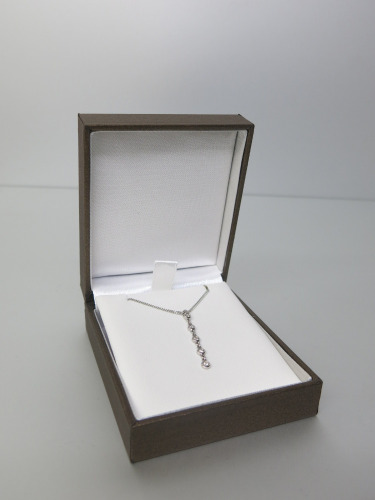 9ct White Gold 18" Chain with 18ct White Gold & Diamond Drop Pendant. RRP &pound;393.