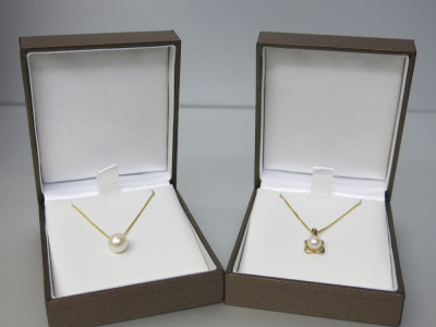 2 x 9ct Gold 16" & 18" Chains with Fresh Water Pearl Pendants. RRP &pound;354.