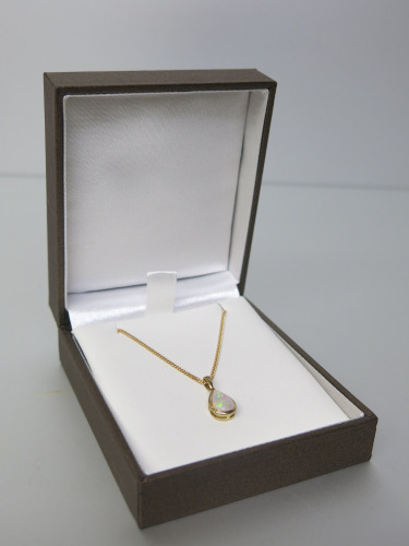 9ct Gold 16" Chain with 9ct Pear Opal Pendant. RRP &pound;470.