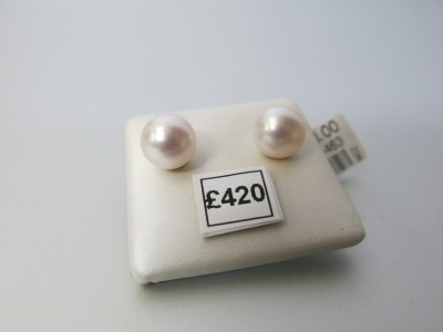 Pair of 9ct Gold Stud Earrings with 9mm Cultured Pearl. RRP &pound;420.