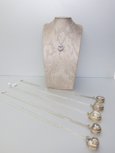 6 x Silver Chains & with Lockets to Include: 5 x Heart Shape & 1 x Round. Total RRP &pound;1050.