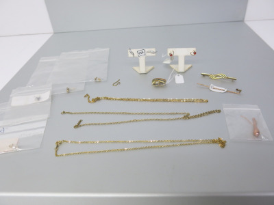 Assorted 9ct Gold Jewellery to Include: Hair Pin, Tie Pin, 3 x Chains, Earrings & Other (As Viewed). Total Weight Including Stones Etc 14g.