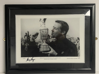 Gary Player Signed & Framed Limited Edition 58/250 Print, Personally Signed with Certificate of Authenticity Ref 1864. Size 86 x 52cm.