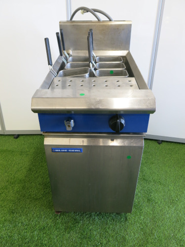 Blue Seal Single Tank Gas Pasta Cooker, Model G47, S/N 231920. Comes with 6 Baskets.