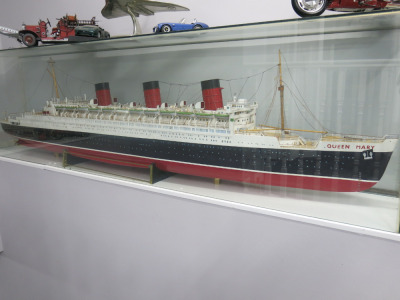 Model of Cunard White Star Line RMS Queen Mary Cruise Liner in Glass Display Case, Size of Model 210cm, Glass Case 225cm x 33 x 59cm. NOTE: case requires minor repairs.