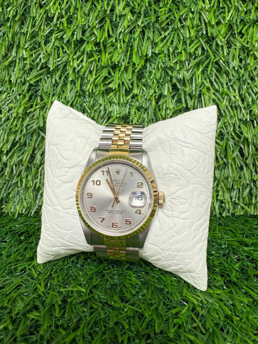 Rolex Datejust 18ct Gold & Stainless Wrist Watch, 36mm Silver Dial, Model 16233, Year 1991. NOTE: no original box or papers available with this watch but we have had verified as original, however buyers are always encouraged to satisfy themselves on al