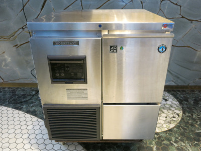 Hoshizaki Ice Maker, Model FM-120KE-HCN, S/N N00027E. Comes with Hoshizaki Filtration, 1 x 4HC-H Cartridge & Ice Scoop. Size H85 x W64 x D60cm.