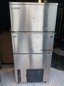 Hoshizaki Ice Maker, Model IM-240NE-HC, S/N N30119G. Comes with Hoshizaki Filtration, 2 x 4HC-H Cartridges & Ice Scoop. H160 x W70 x D67cm.