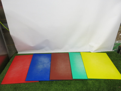 5 x Chopping Boards with Metal Chopping Board Stand.
