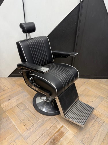 REM Voyager Black Barbers Chair with White Piping, Adjustable Height & Head Rest, S/N 010615.