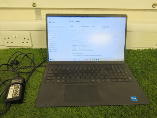 Dell Vostro 15.6" 3510, Running Windows 11 Pro. Intel Core i5-1135G7 @ 2.40GHz, RAM 8.00GB, 256GB SSD.