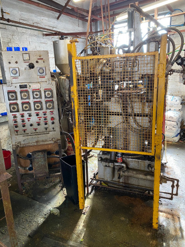 Lened Hydraulic & High Pressure Steam Vinyl Record Press. Complete Unit with Lened Plastic Injection and Controls. Circa 1960's, S/N on Injection M/C Reads 81089. NOTE: buyer is responsible for stripping & removing at there own expense.