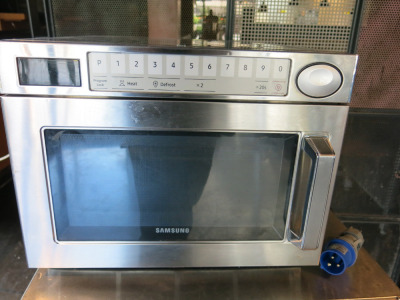 Samsung Heavy Duty 1850w Digital Commercial Microwave, Model MJ26A6093AT, S/N 0C817WTTC00186D, YOM 2022.