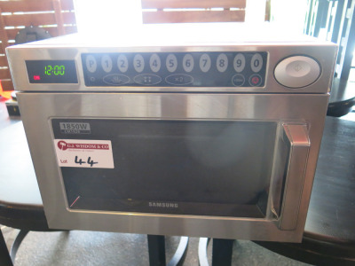 Samsung Heavy Duty 1850w Commercial Microwave, Model CM129, S/N A0WH7WAN100228N, YOM 2020.