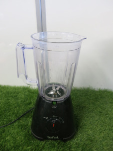 Tefal Blender, Model BL3001. NOTE: missing lid.