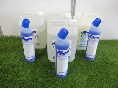 7 x Diversey Cleaning Products to Include: 3 x 5P Ultra Floor Cleaner, 1 x 8A Bacthand Soap, 5lt Containers & 3 x 6B Toilet Cleaner, 0.75l Containers.