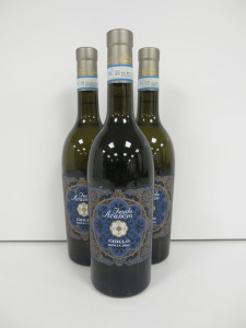 18 x Bottles of Feudo Aarancio Grillo Sicilia White Wine, 2023, 75cl.