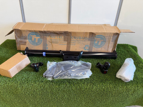 Mitsubishi L200 Tow Bar with Electrics and Rekay Kit. Appears New.