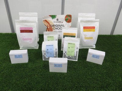 Approx 5kg of Assorted Coffee Beans to Include: 3.5kg of Assorted Conscious Coffee Beans & 1.5kg of Assorted Newground Coffee Beans. Comes with Blendsmiths 2kg Original Choc Blend.