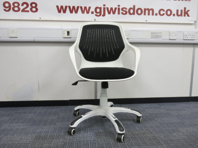 Office Swivel Chair in White with Black Mesh Back & Seat.