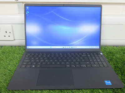 Dell 15.5" Laptop, Model Vostro 3520, Running Windows 11 Pro, Intel i3-1215V, 256SSD Hard drive, 8GIG Memory, with Power Supply