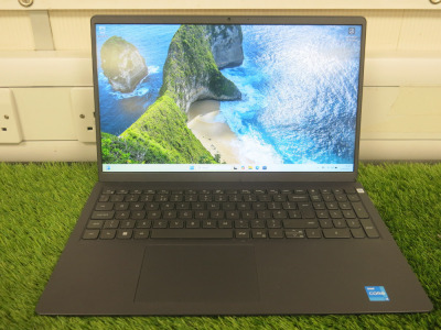 Dell 15.5" Laptop, Model Vostro 3520, Running Windows 11 Pro, Intel i3-1215V, 256SSD Hard drive, 8GIG Memory, with Power Supply