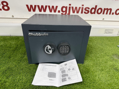 Chubb Safes Electronic Safe. Cert Mark 241549, S/N PC5384, DOM 2023. Comes with Instructions, Fixings & Shelf. Size H33 x W45 x D40cm. NOTE: Appears Unused.