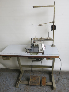 Brother EF4-B511-0013 3 Thread Overlocker, S/N B3539567