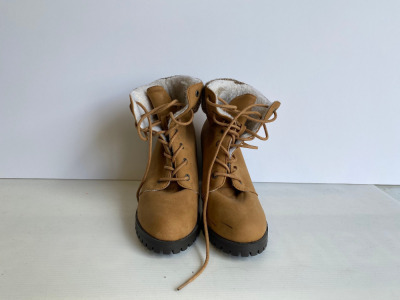 Pair of Primark Suede & Immitation Fur Lined Ladies Boots, Appear As New/Unworn. Size 40.