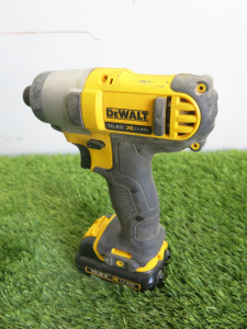 DeWalt DCF815 Impact Driver with 10.8V XR Li-ION Battery.