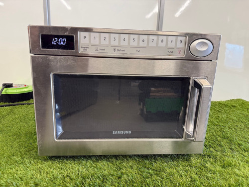 Samsung 1500w Commercial Microwave, Model MJ26A6053AT, S/N WTW900081B, DOM 09/2023.
