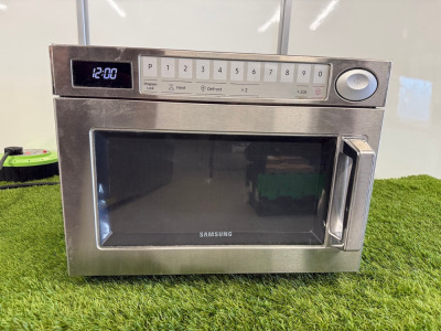 Samsung 1500w Commercial Microwave, Model MJ26A6053AT, S/N WTW900081B, DOM 09/2023.