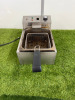 Nisbets Essentials Single Tank Table Top Deep Fat Fryer, Model CT956-02. Comes with Basket. NOTE: unable to power up for spares or repair.