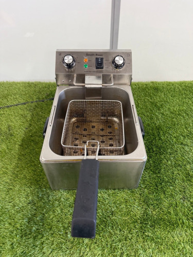 Shenzen Single Tank Table Top Deep Frat Fryer, Model CDF-101VT. Comes with Basket.