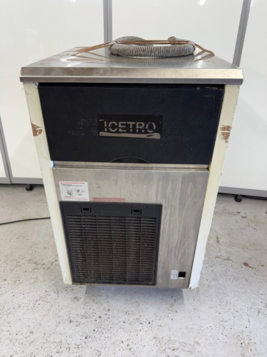 Icetro Ice Maker Machine, Model SCI-050, S/N MI/IA0520115800/0019. Size H90 x W52 x D65cm.