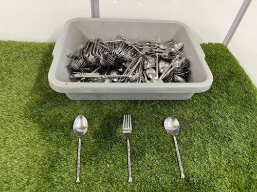 170 Pieces of Cutlery to Include: 102 x Assorted Spoons & 68 Forks.