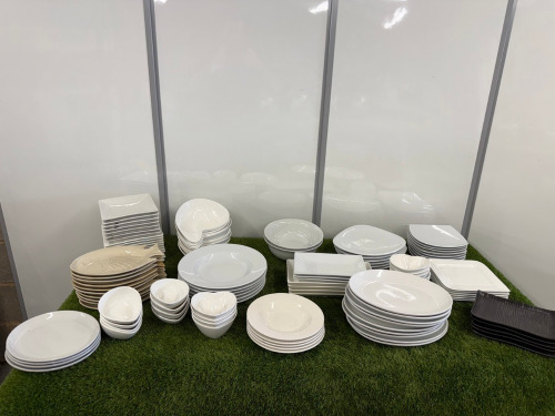 Approx. 100Pcs of Assorted Crockery to Include: Plates, Bowls, Side Plates & Serving Dishes.