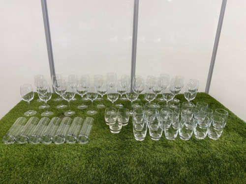 57 x Assorted Glassware to Include: 29 x Assorted Sized Wine Glasses & 28 x Assorted Sized Tumblers.