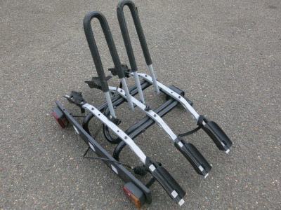 Thule Triple Bike Rack with 7 Pin Electrics. NOTE: electrics require repair.
