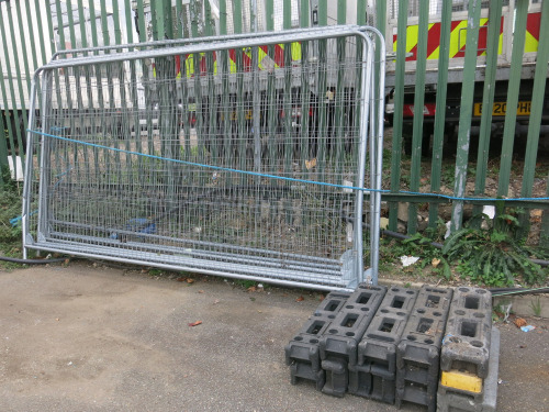 7 x Blok n Mesh Fencing Panels with 13 x Bloks. Size H198 x W340cm.