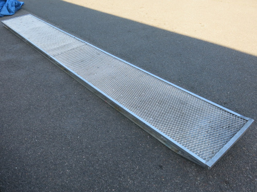 5m Checked Mesh Loading Ramp with 3 x Lifting Bars.