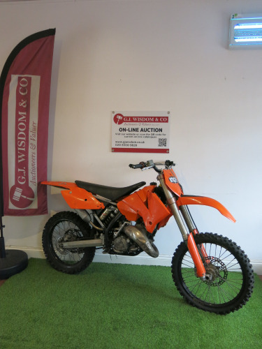 KTM 125 2 Stroke Motor Cross Off Road Motorbike. Comes with Stand.