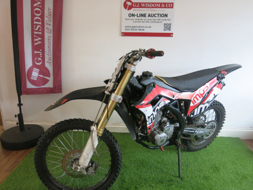 10 Ten 250cc 4 Stroke Dirt Bike, Model RX250 with Key.